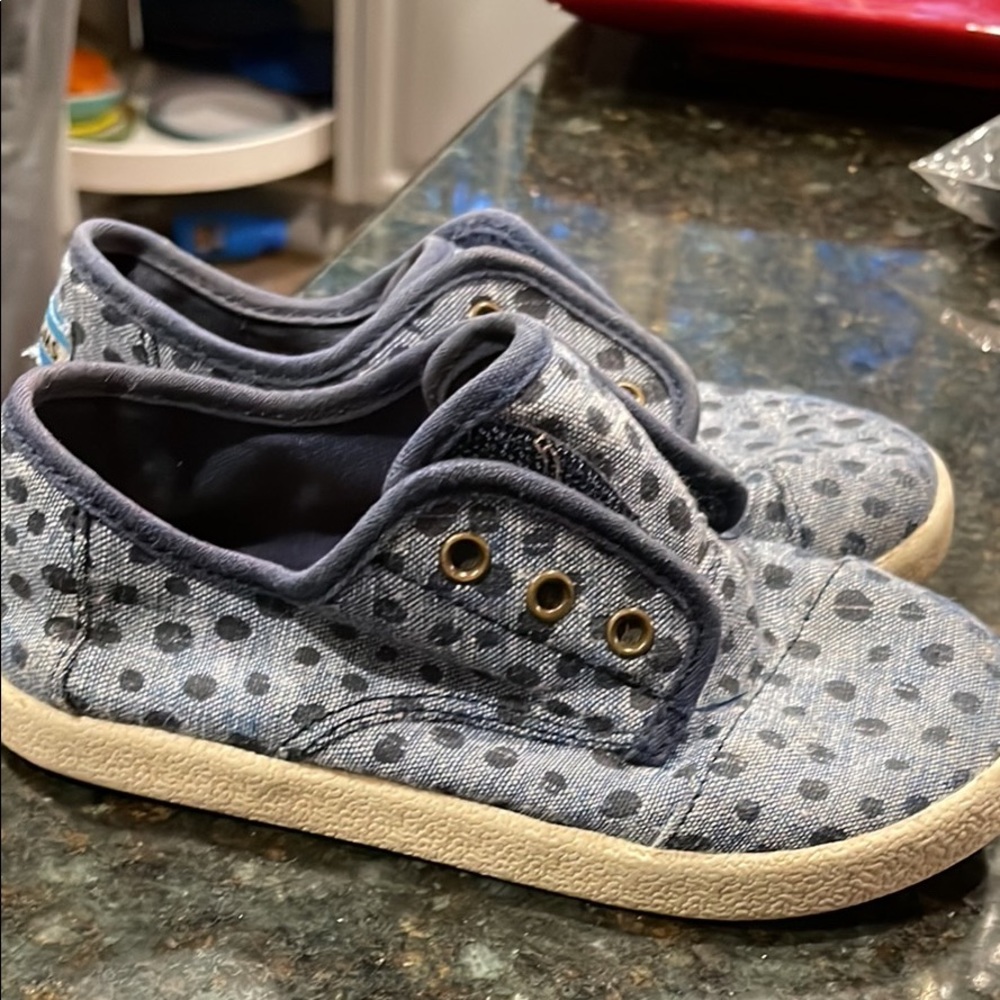 Tom’s kids/toddler size 10